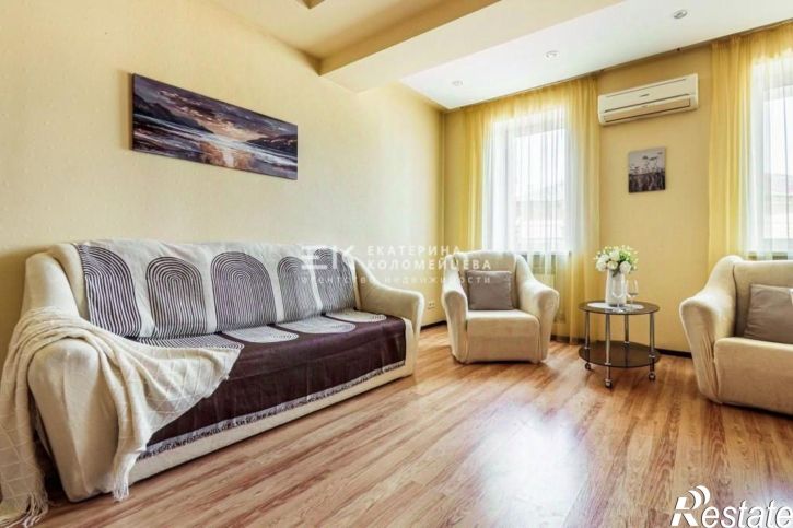 3-комн квартира ул Дмитриевой, 3,  д. 3