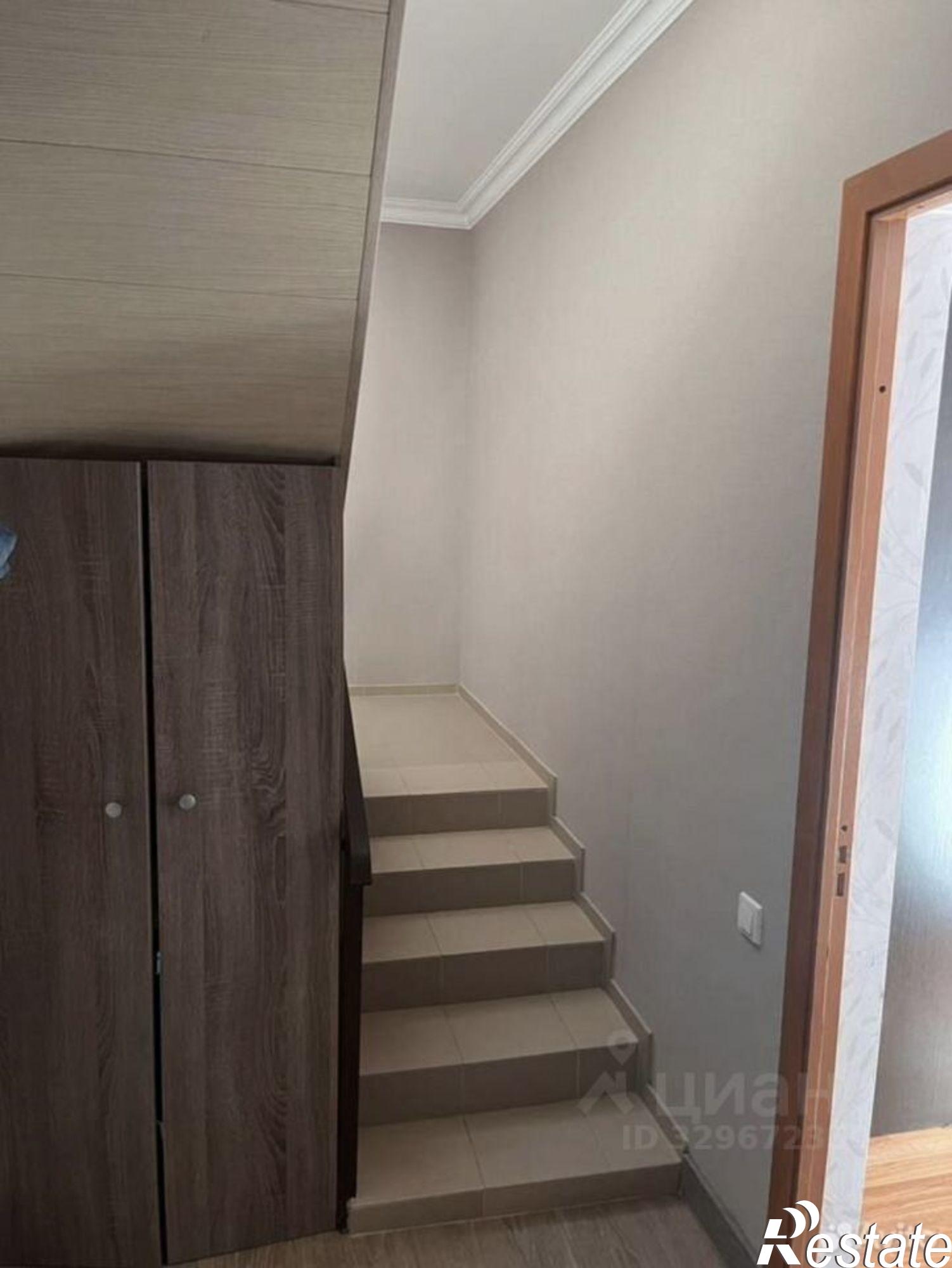Купить дачу, дом, коттедж за 32 500 000 рублей на ул Джапаридзе, 40В