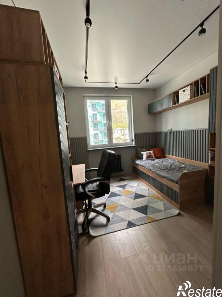 3-комн квартира Российская улица, 19Б,  д. 19Б