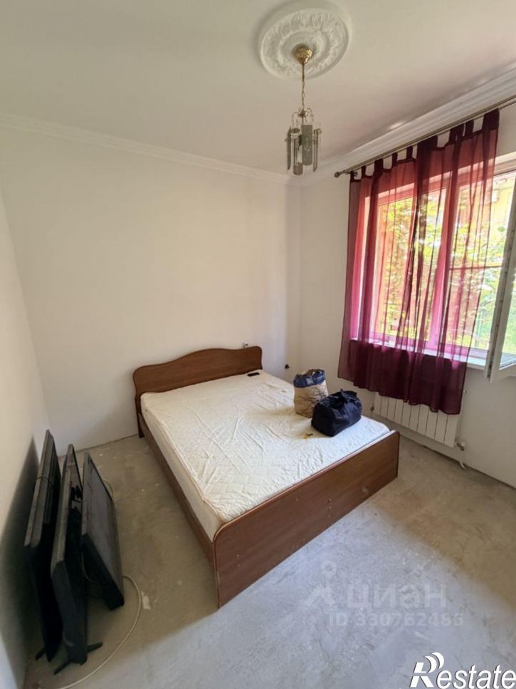 3-комн квартира улица Крупской, 32,  д. 32
