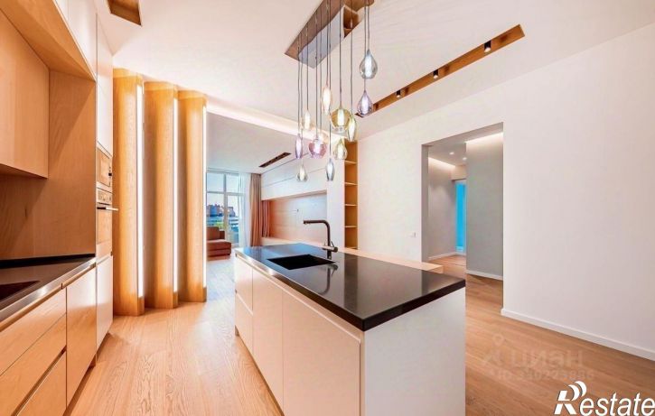 3-комн квартира ул Гагринская, 10,  д. 10