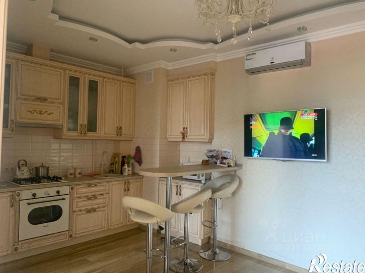 3-комн квартира улица Роз, 115/1,  д. 115/1