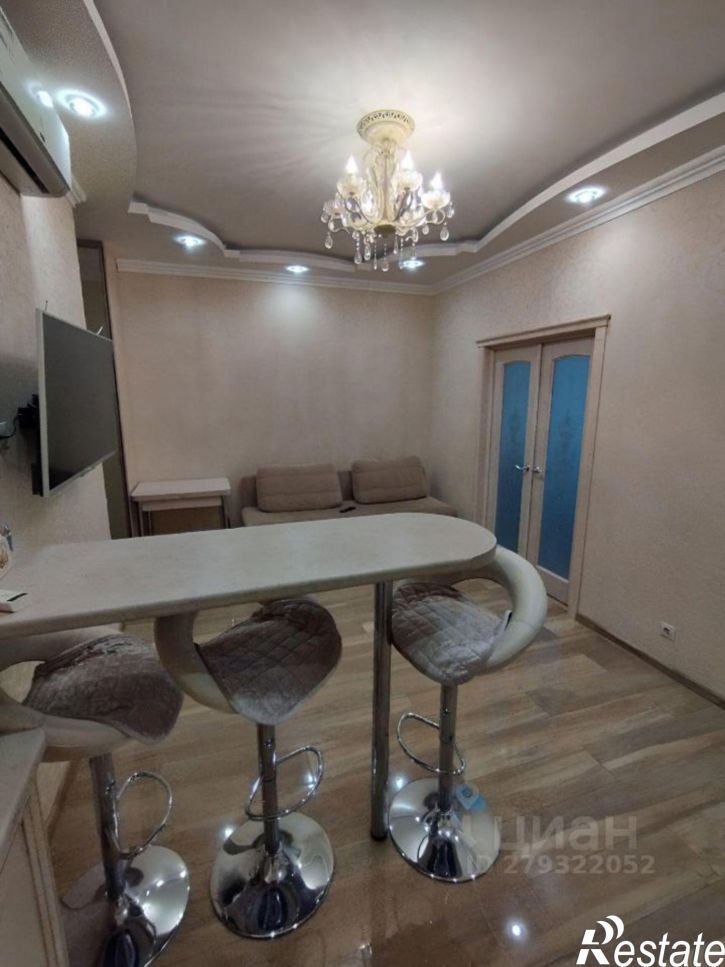 3-комн квартира улица Роз, 115/1,  д. 115/1