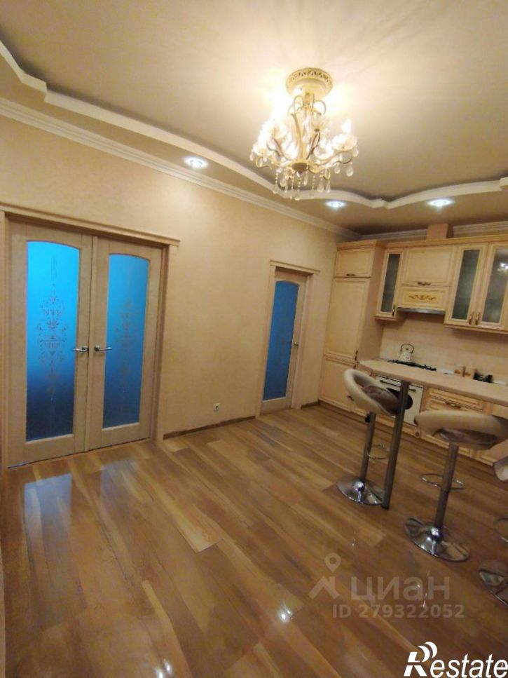 3-комн квартира улица Роз, 115/1,  д. 115/1