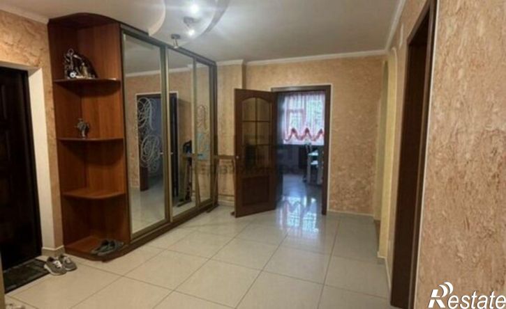 3-комн квартира улица Павлова, 64Б,  д. 64Б