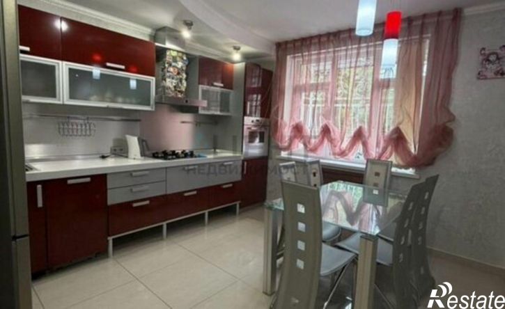 3-комн квартира улица Павлова, 64Б,  д. 64Б