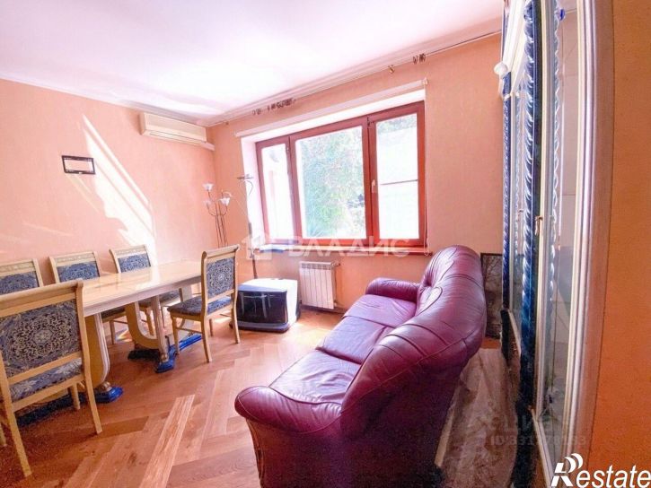 3-комн квартира улица Войкова, 43,  д. 43