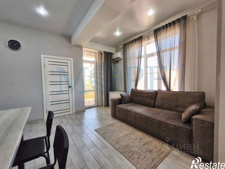 2-комн квартира Изумрудная улица, 38,  д. 38