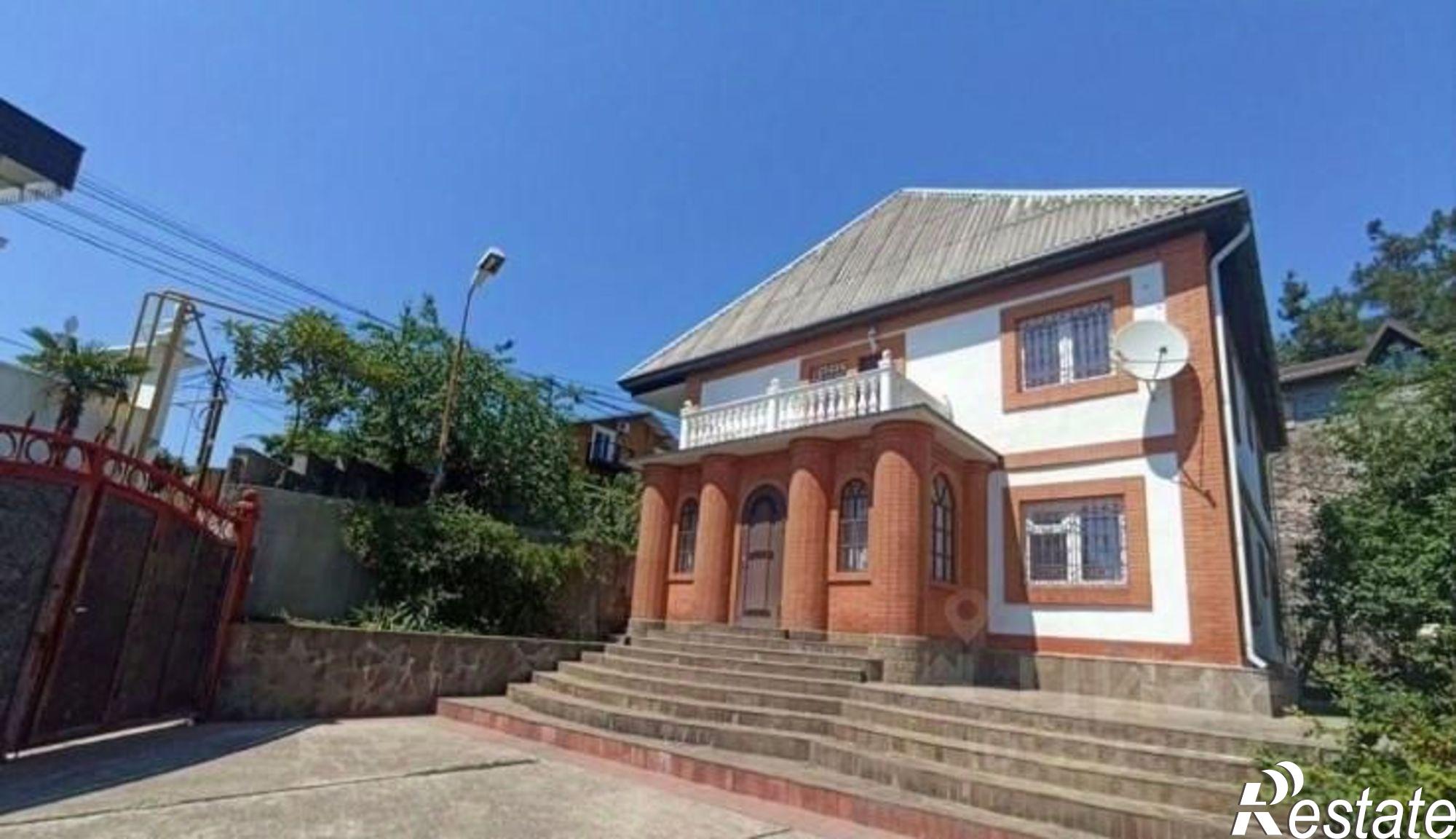 Сдать дачу, дом, коттедж за 120 000 рублей на улица Шаумяна