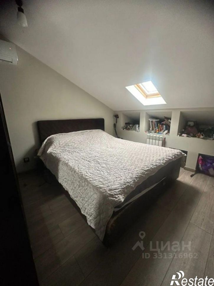 3-комн квартира Клубничная улица, 64,  д. 64