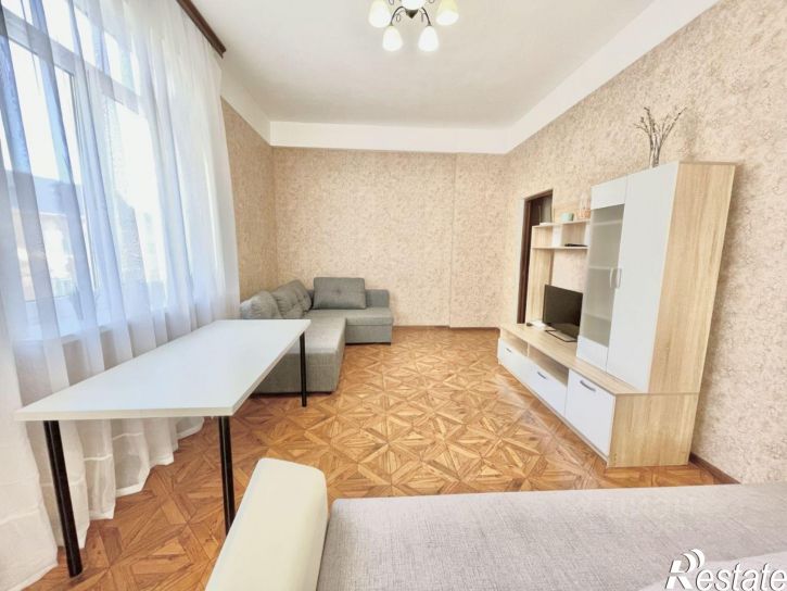 2-комн квартира ул Бытха, 8Е,  д. 8Е