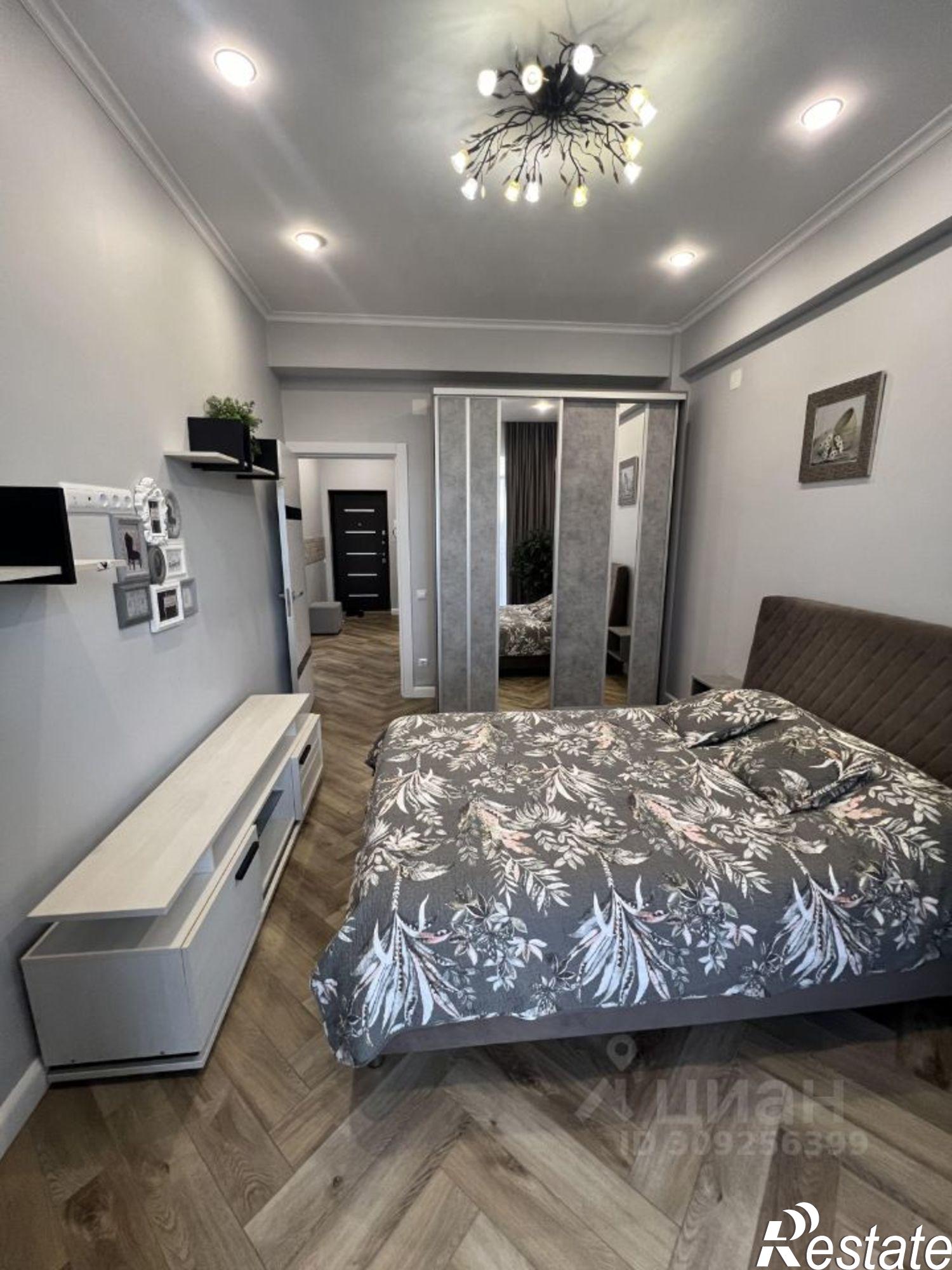 Сдать квартиру за 130 000 рублей на Первомайская улица, 1