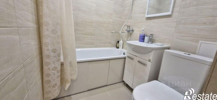 2-комн квартира ул Конституции СССР, 38,  д. 38