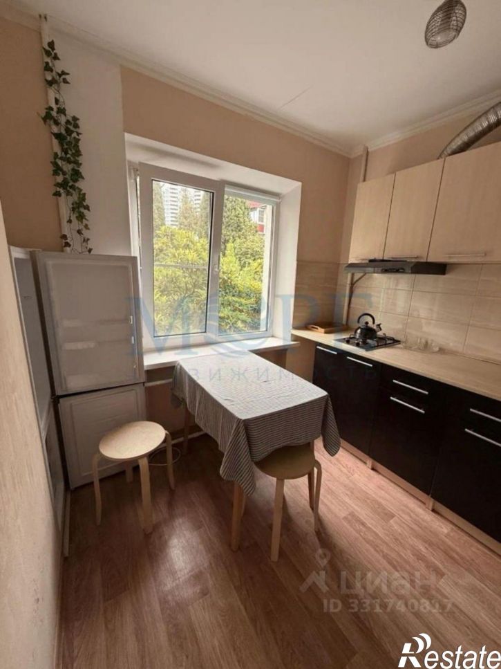 2-комн квартира ул Конституции СССР, 38,  д. 38