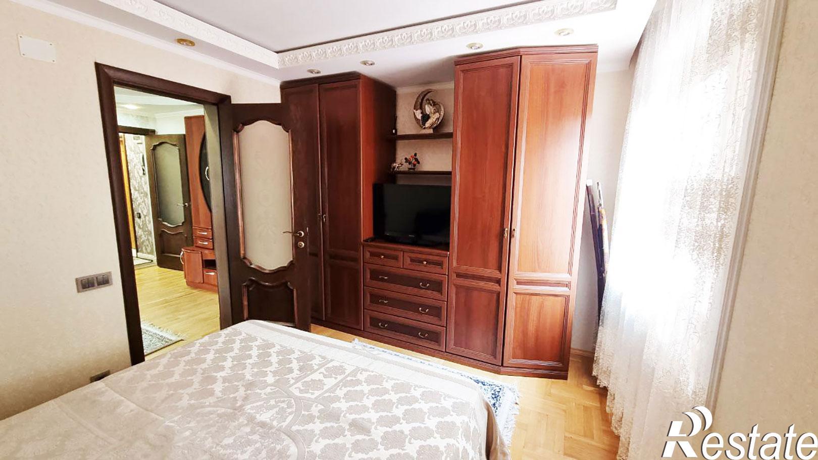 Сдать квартиру за 2 500 рублей на Роз , 46