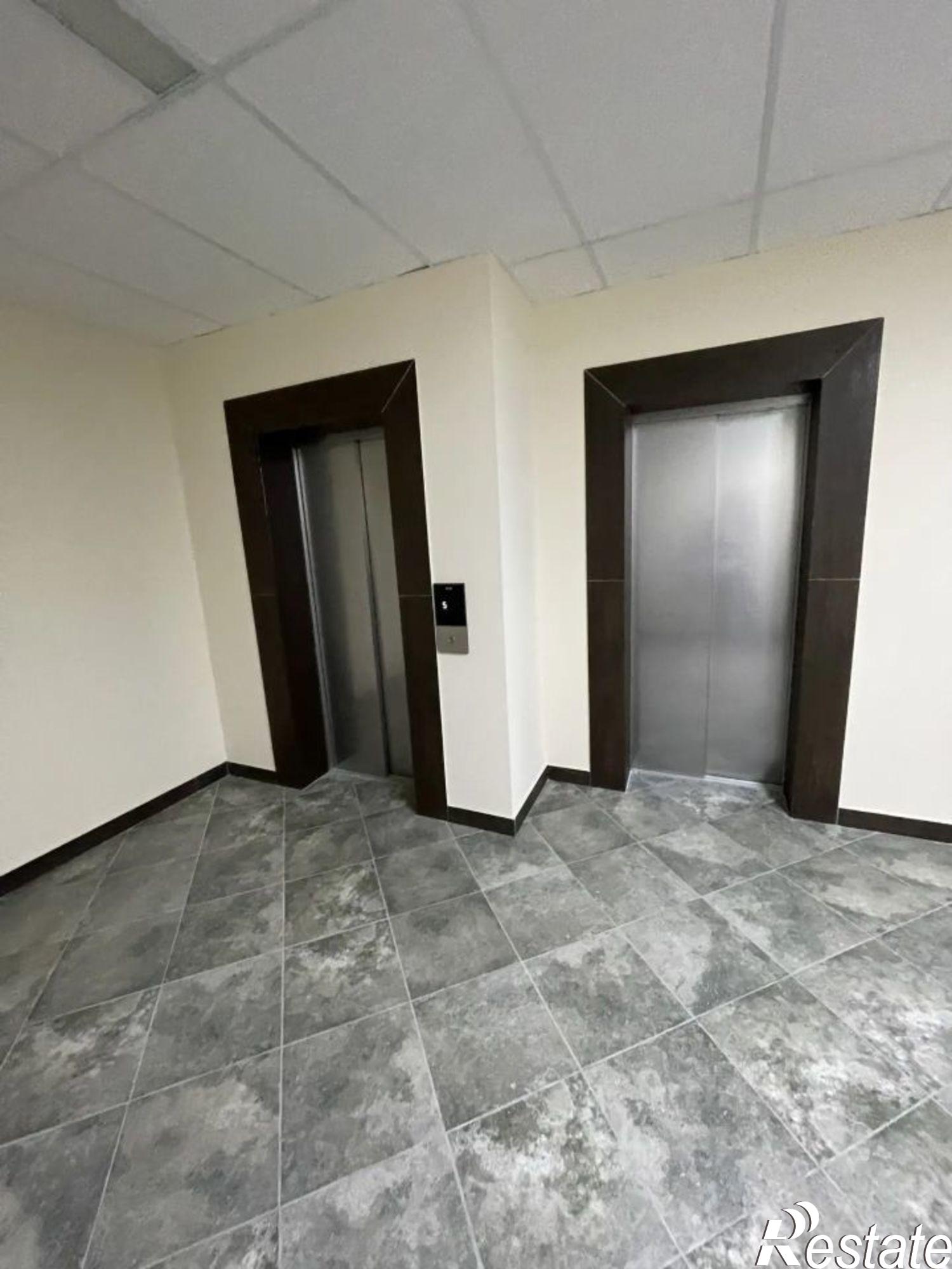Купить квартиру за 16 000 000 рублей на ул Туапсинская, 19