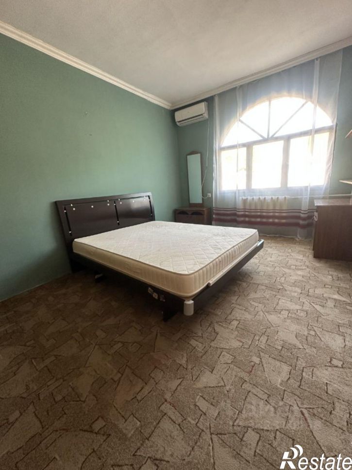 4-комн квартира ул Леселидзе, 49,  д. 49