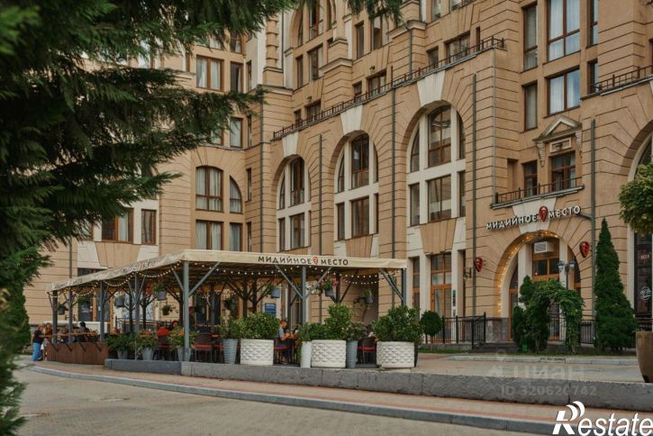 3-комн квартира наб Времена года, 3,  д. 3