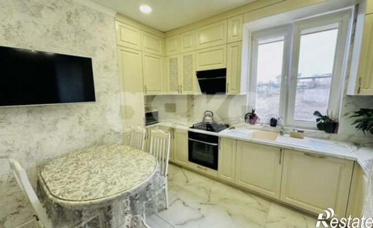 3-комн квартира Тамбовский пер, 10/3,  д. 10/3