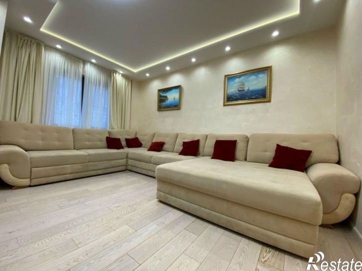 4-комн квартира ул Благодатная, 57,  д. 57