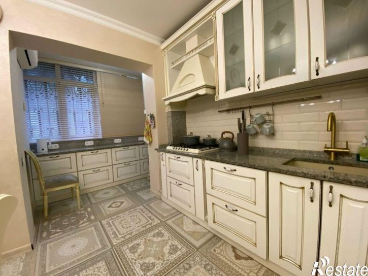 4-комн квартира ул Благодатная, 57,  д. 57