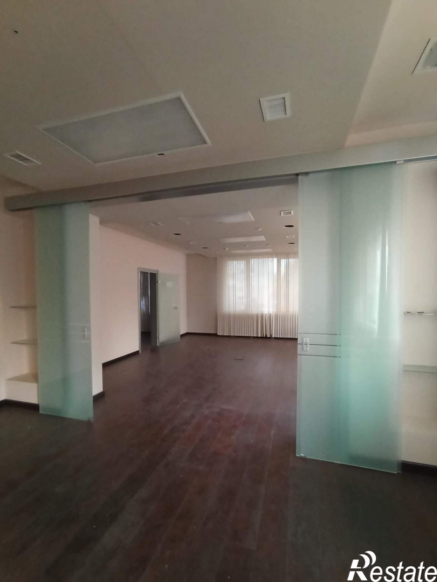 Купить офис, помещение под офис за 61 512 500 рублей на Кирпичная улица, д.2