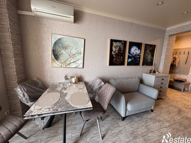 2-комн квартира ул Просвещения, 84,  д. 84