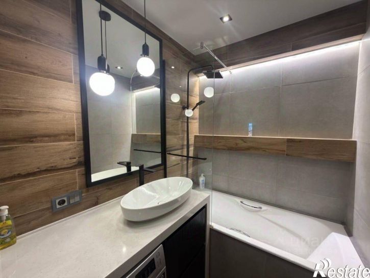 2-комн квартира Красная улица, 27,  д. 27