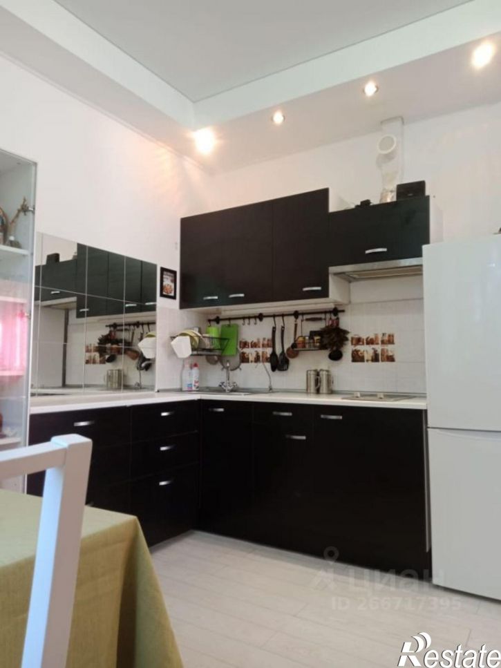 3-комн квартира Амбровая улица, 35,  д. 35