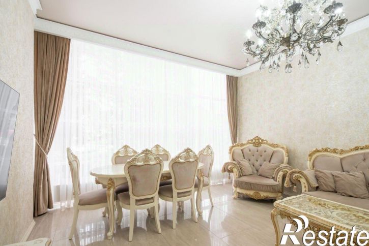 4-комн квартира улица Ульянова, 61,  д. 61
