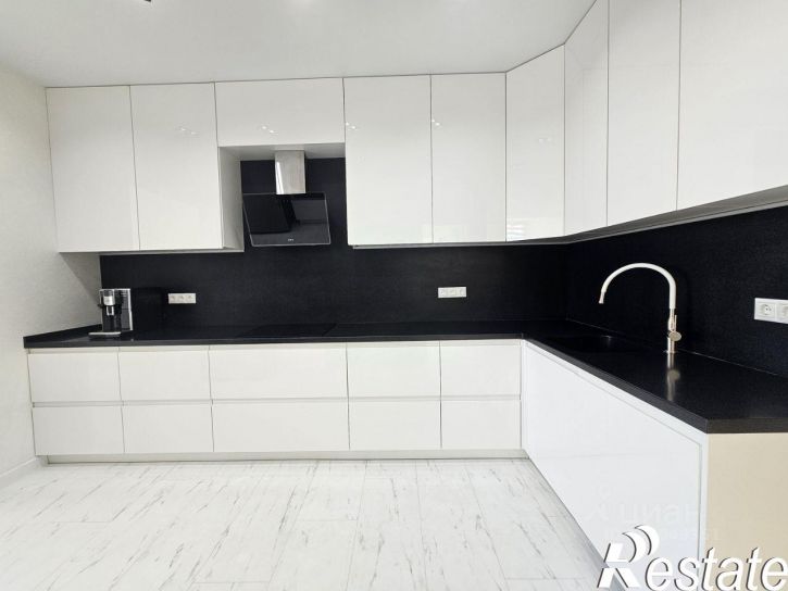 3-комн квартира Дагомысский переулок, 18,  д. 18