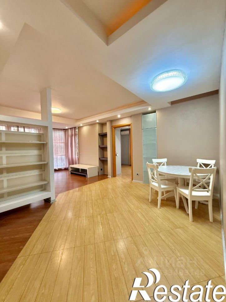 3-комн квартира улица Роз, 32А,  д. 32А