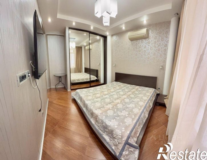 3-комн квартира улица Роз, 32А,  д. 32А