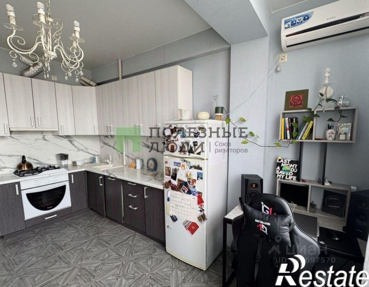 2-комн квартира Изумрудная улица, 42,  д. 42