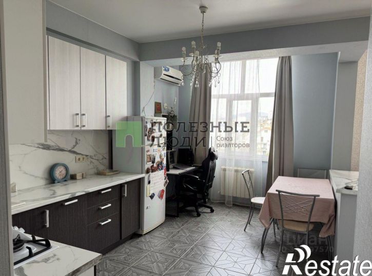 2-комн квартира Изумрудная улица, 42,  д. 42