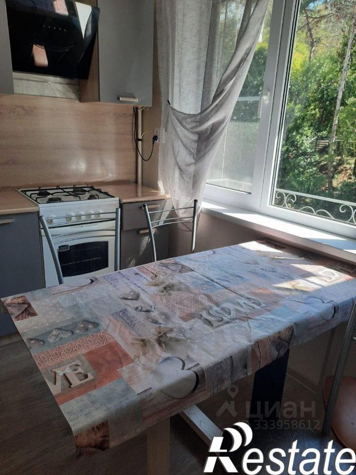 3-комн квартира улица Макаренко, 22,  д. 22