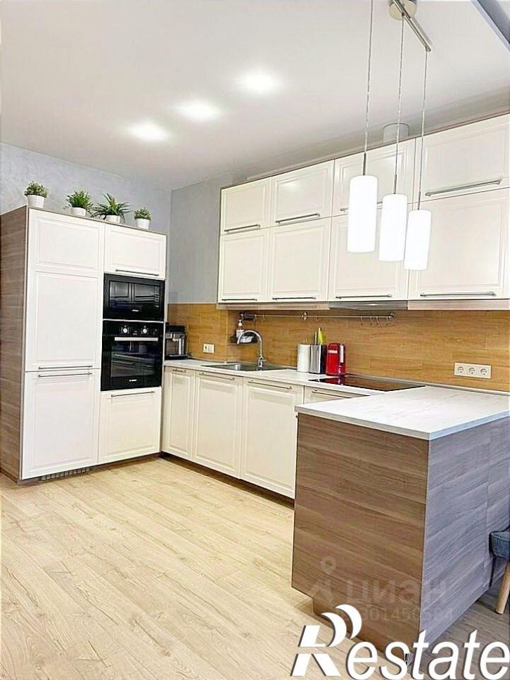 3-комн квартира улица Войкова, 21,  д. 21