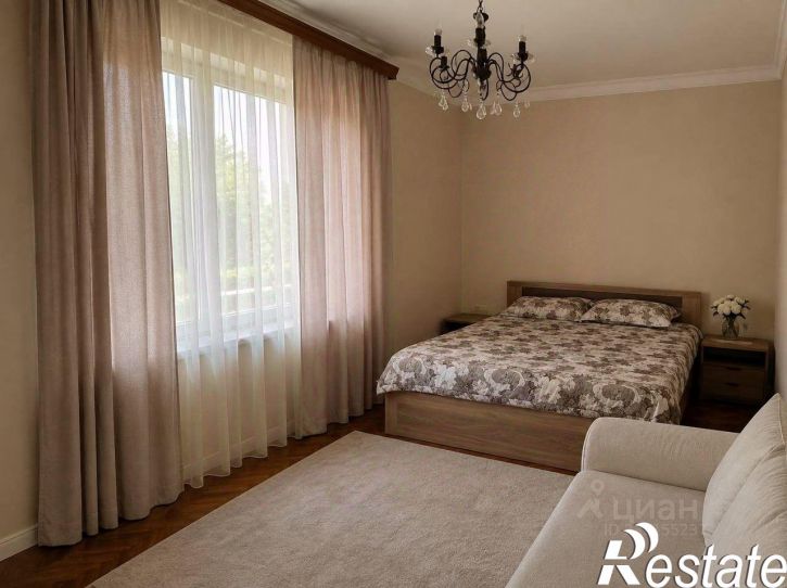 3-комн квартира Крымская улица, 40,  д. 40