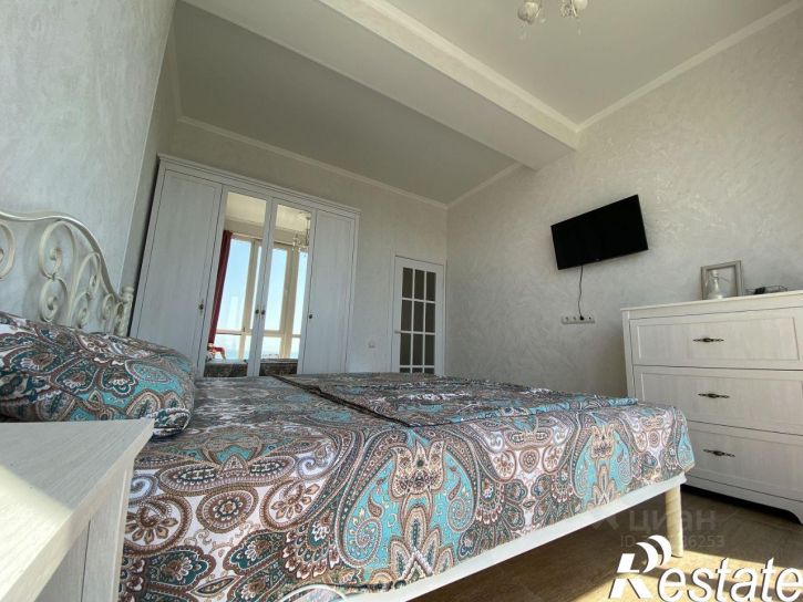3-комн квартира улица Дмитриевой, 5,  д. 5