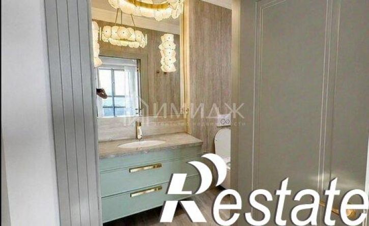 3-комн квартира улица Войкова, 21,  д. 21