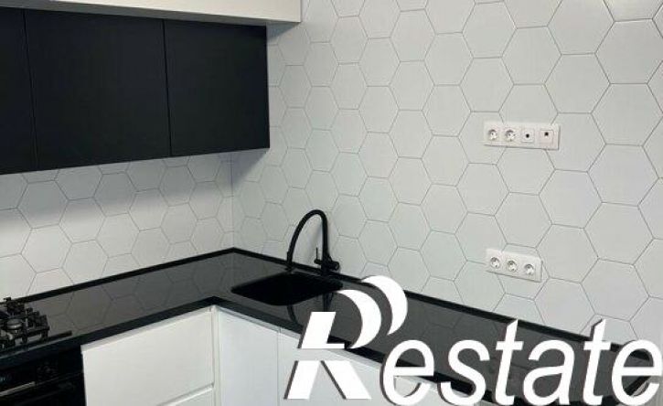 3-комн квартира улица Роз, 63,  д. 63