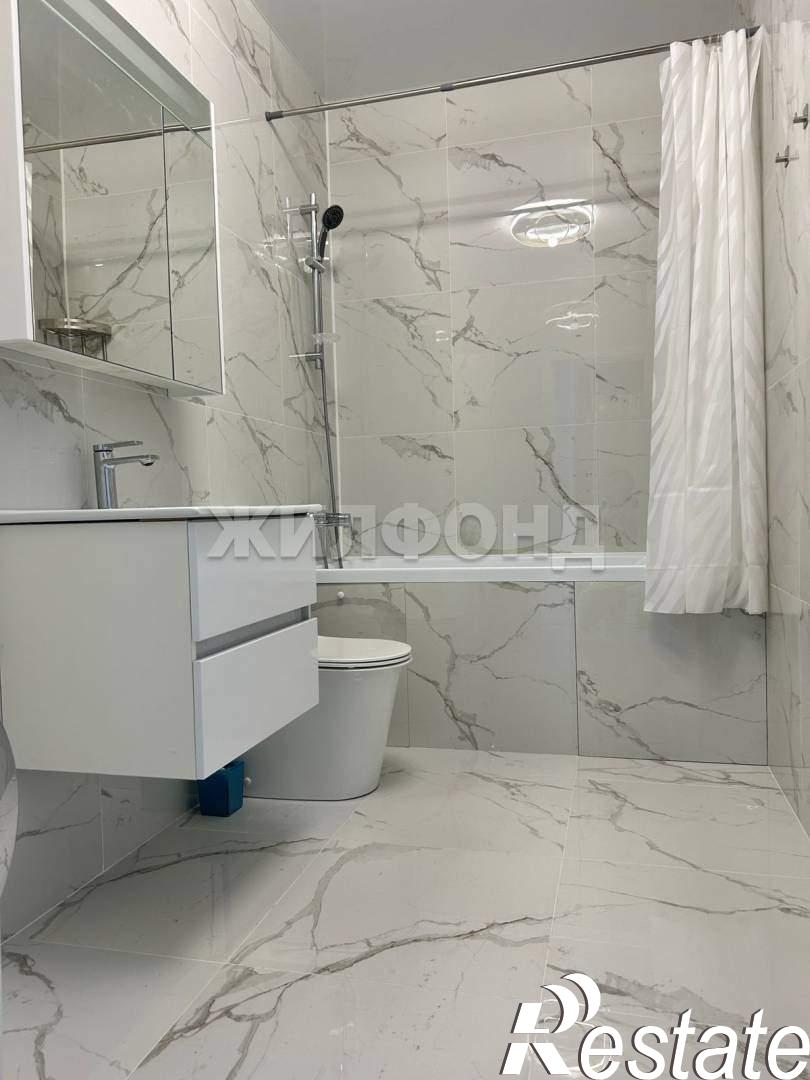 Купить студию за 10 500 000 рублей на Искры улица, д.88