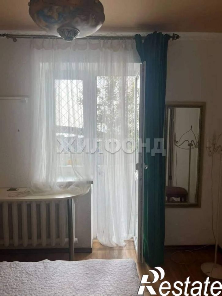 3-комн квартира Есауленко улица, д.4к3