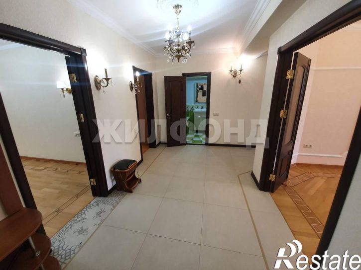3-комн квартира Конституции СССР улица, д.14