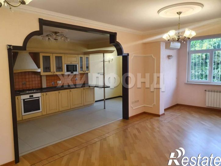 3-комн квартира Конституции СССР улица, д.14