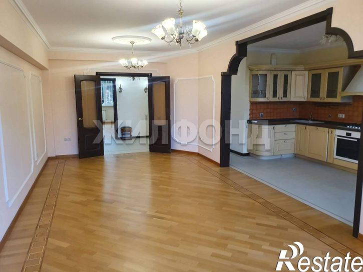 3-комн квартира Конституции СССР улица, д.14