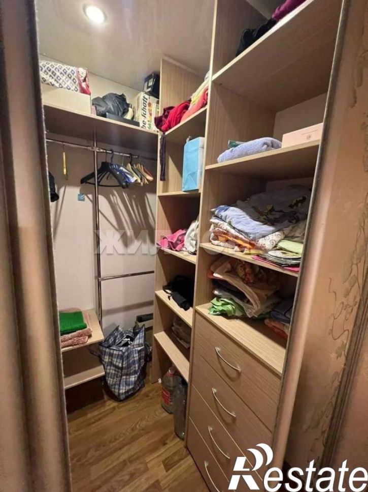 3-комн квартира Есауленко улица, д.4к3