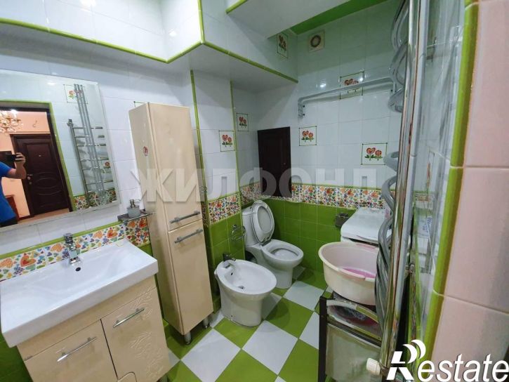 3-комн квартира Конституции СССР улица, д.14
