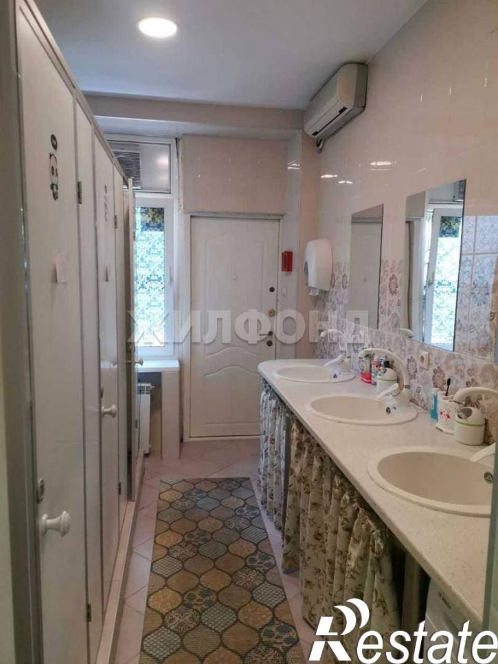 6-комн квартира Островского улица, д.71