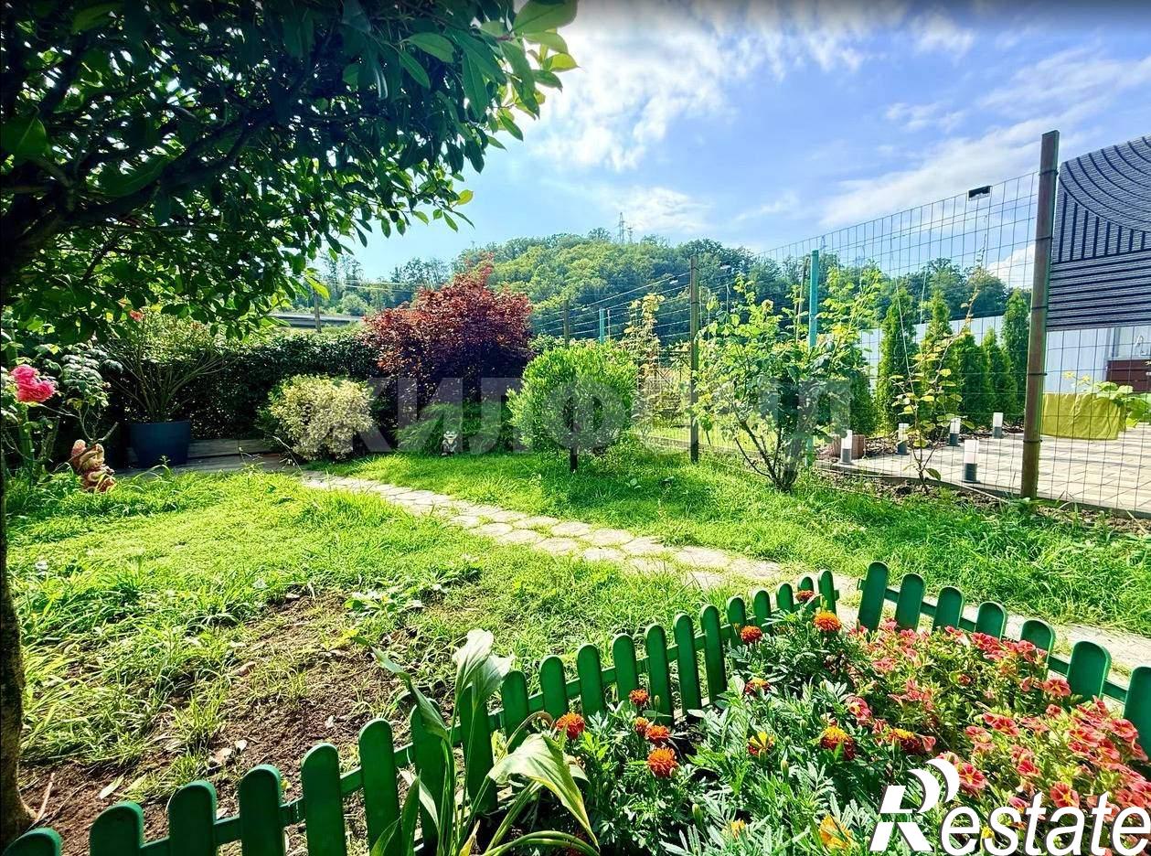 Купить дачу, дом, коттедж за 35 000 000 рублей на Тепличная улица